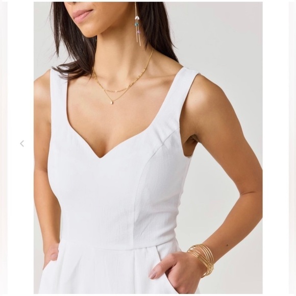 Miami Pants & Jumpsuits White Flowy Romper with Pockets size XXS Pre-owed - Picture 3 of 10